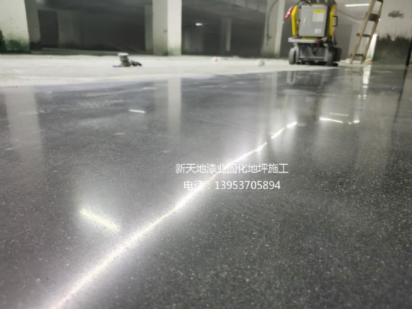 車庫(kù)地坪漆施工方案和價(jià)格？